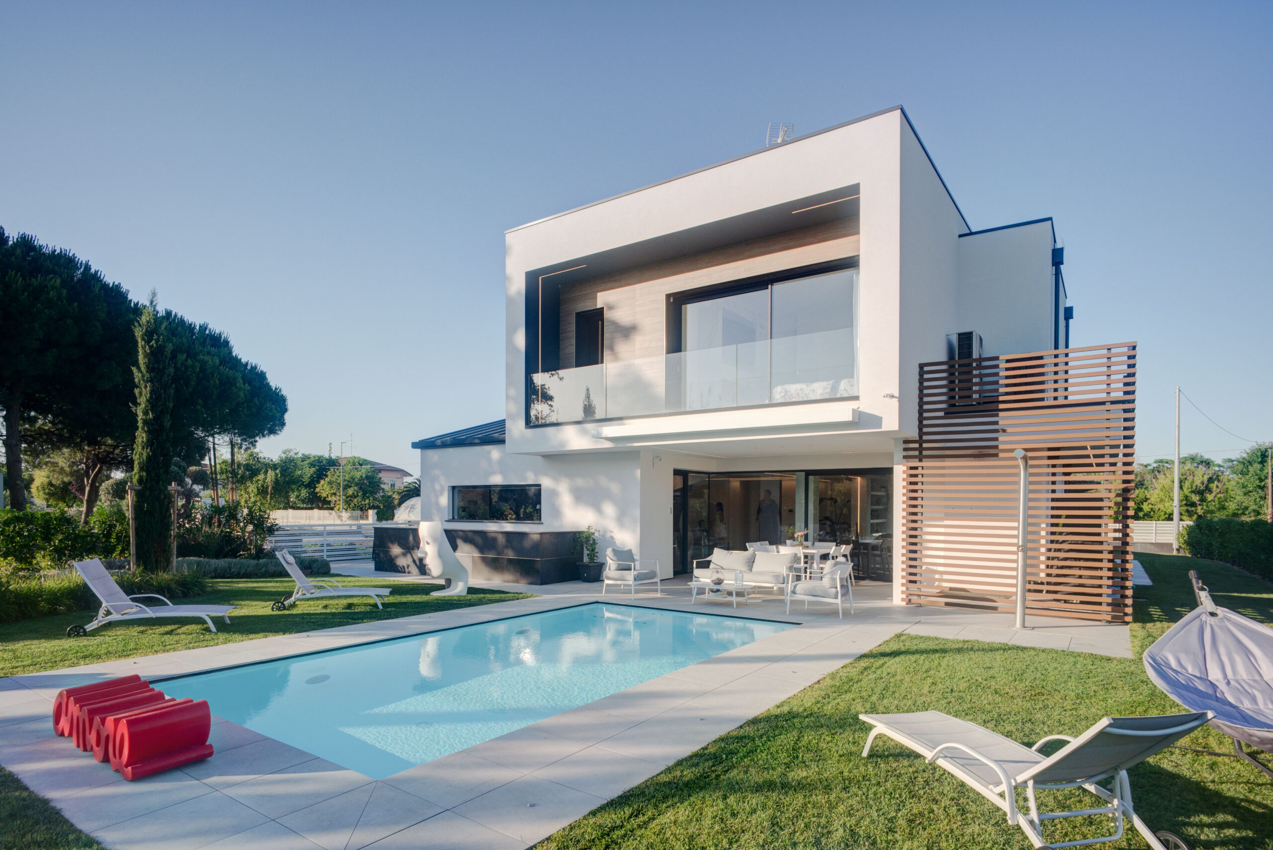 grandi-aperture-vetrate-villa-moderna
